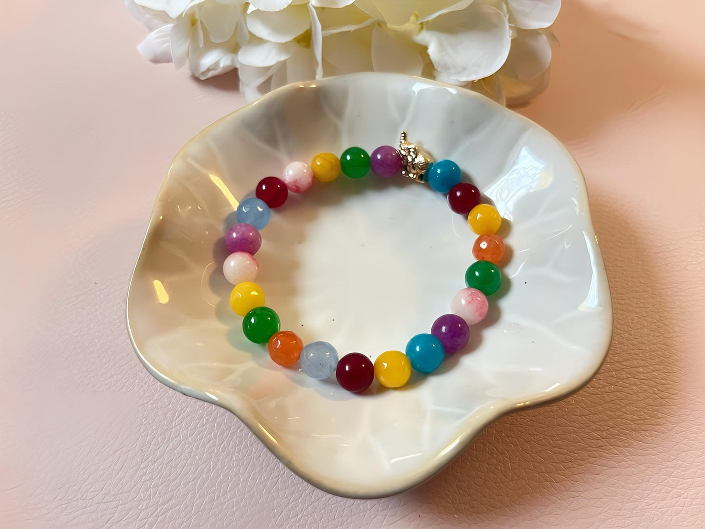 Regenbogen Armband mit Natursteinperlen und goldenem Elefant, buntes Freundschaftsarmband - Laury goes Cologne