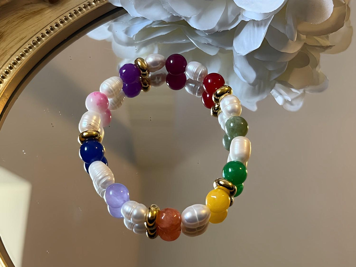 Farbenfrohes Armband mit Natursteinperlen, Süßwasserperlen und Edelstahlperlen, Freundschaftsarmband - Laury goes Kronberg
