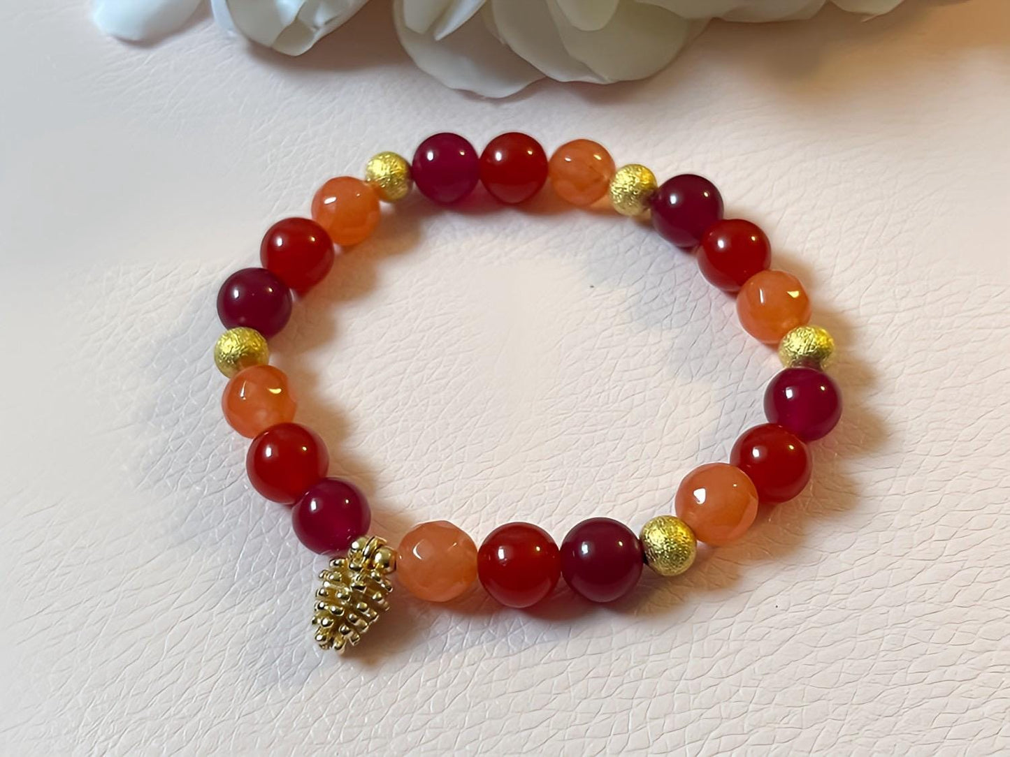 Armband mit Natursteinen und Süßwasserperlen in Blau und Gold, Freundschaftsarmband - Laury goes Sylt