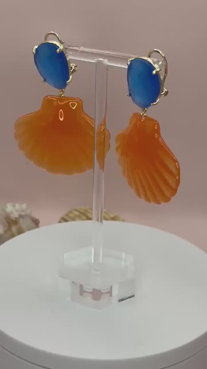 Statementohrringe, Hängeohrringe mit leichten Muscheln an vergoldeten Ohrsteckern mit Kristallglas Orange Blau - Laury goes Le Havre